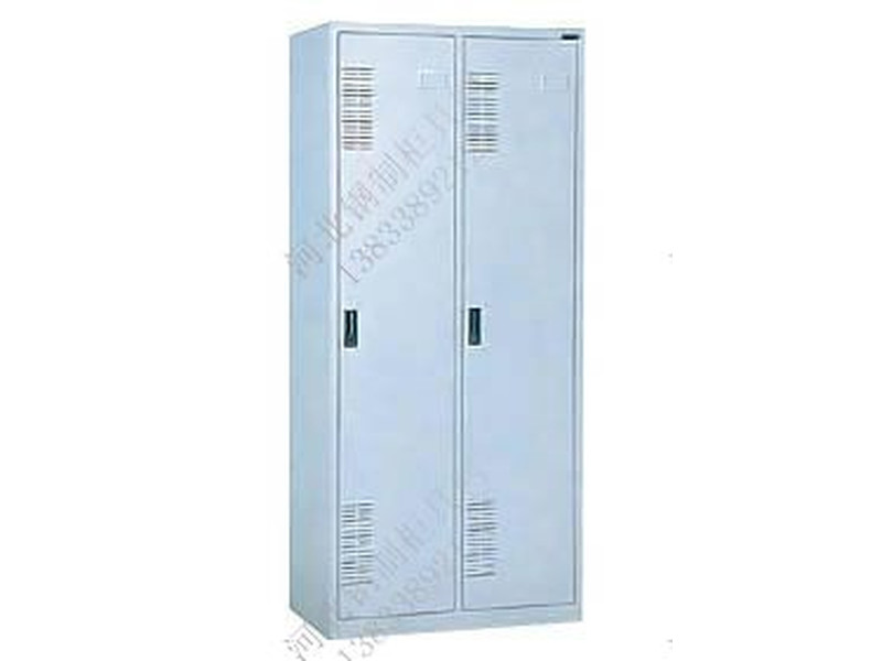 二門的皮更衣箱