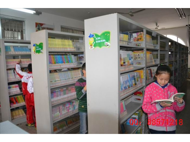 小學生鋼書架