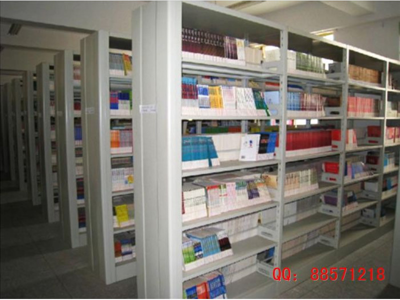 克州學校圖書室書架